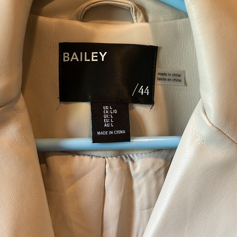 Bailey 44 Faux leather Beige / Cream Coat size LG. Only worn once. - Picture 3 of 11